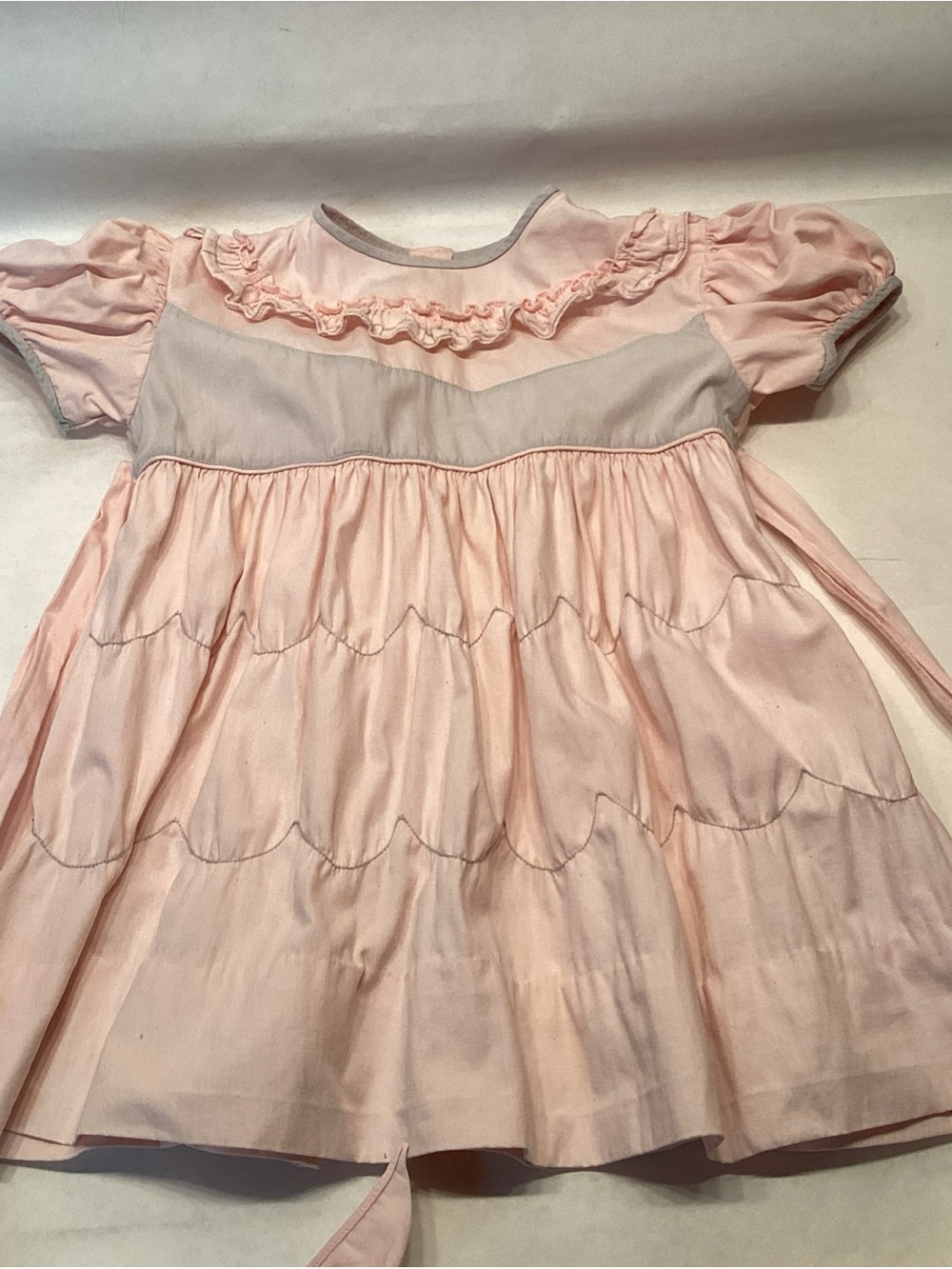 Vintage Nannette Girls Dress Pink Grey Sz 2/3 Ruffled Puff Sleeve Sash 50’s